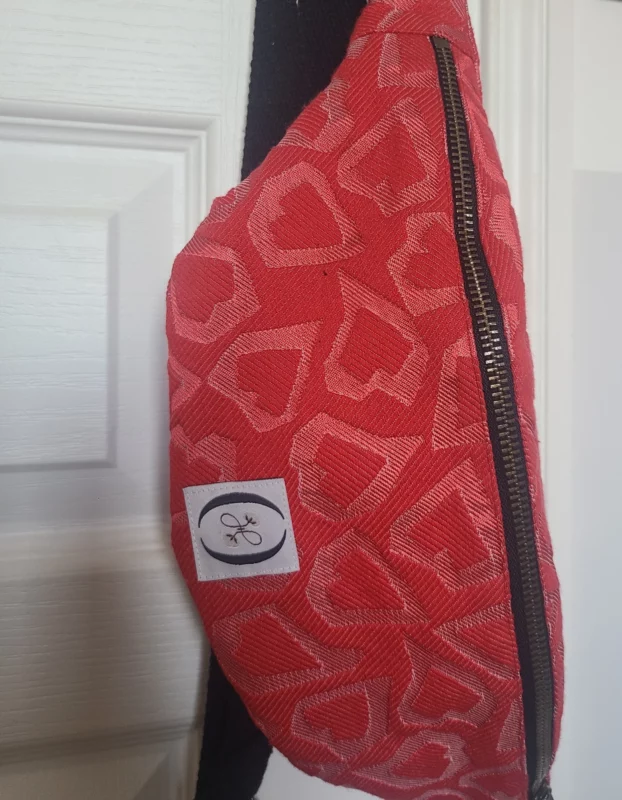 sac banane réversible rouge motif coeurs