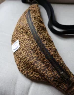 sac banane réversible jacquard ocre et noir sangle noire et zip noir marque La 8eme Fois