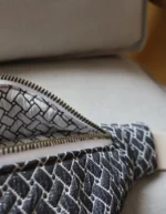 sac banane réversible argent et blanc détail zip et intérieur