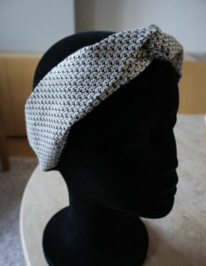 Headband blanc marque La 8eme Fois. Fait partie du coffret de Noël Le Joli