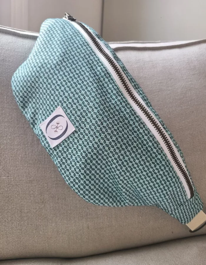 Sac banane réversible turquoise et écru