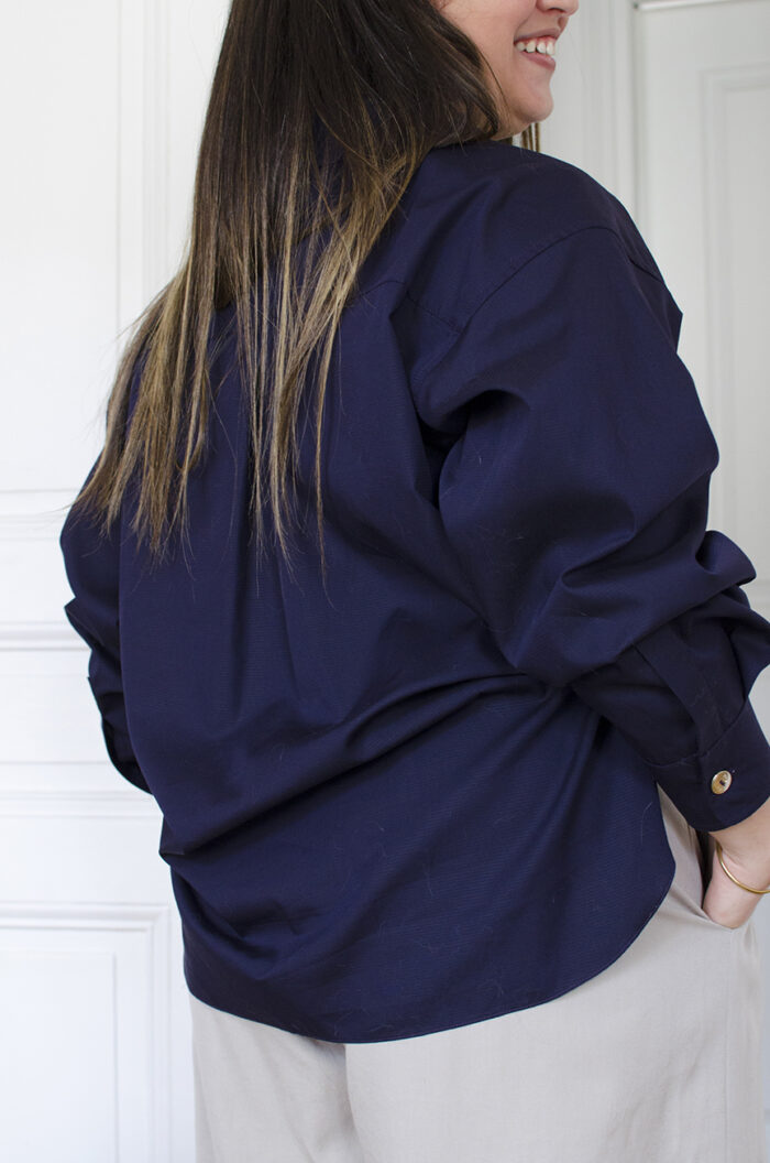 Chemise femme ajustable Charline bleu nuit vue dos